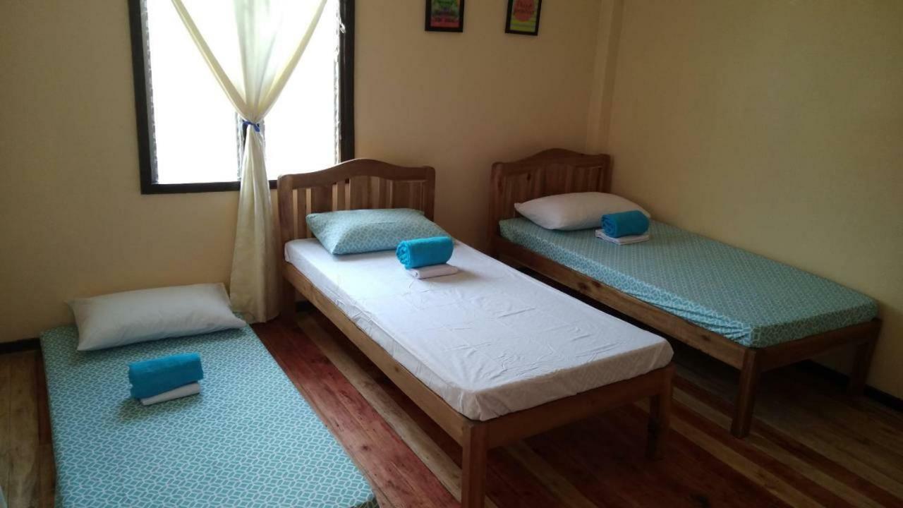 Nelmann'S Nipa Huts Hotel San Vicente  Buitenkant foto
